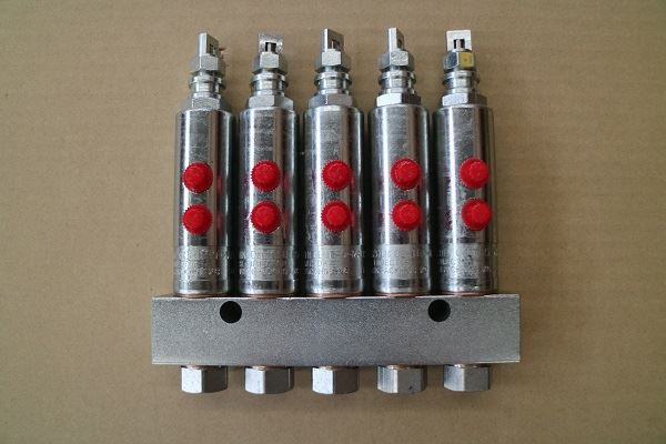 PC1250-8 WA900-3 Enjektör Tertibatı 581-96-19530